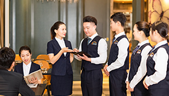酒店管理专业择校与就业前景全解析 学酒店管理哪个学校好？未来出路如何？
